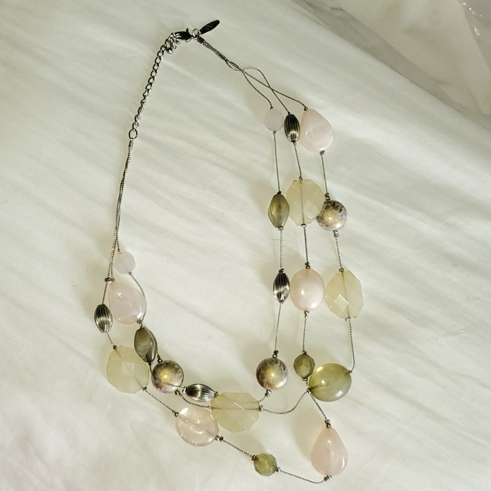 Green layered necklace